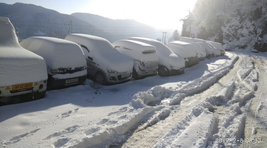 Fresh snowfall row, around 200 roads closed in Himachal Pradesh